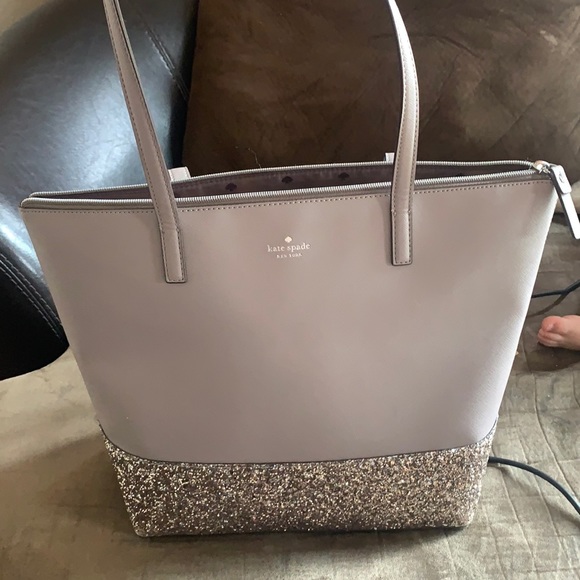 Purse - Picture 1 of 1